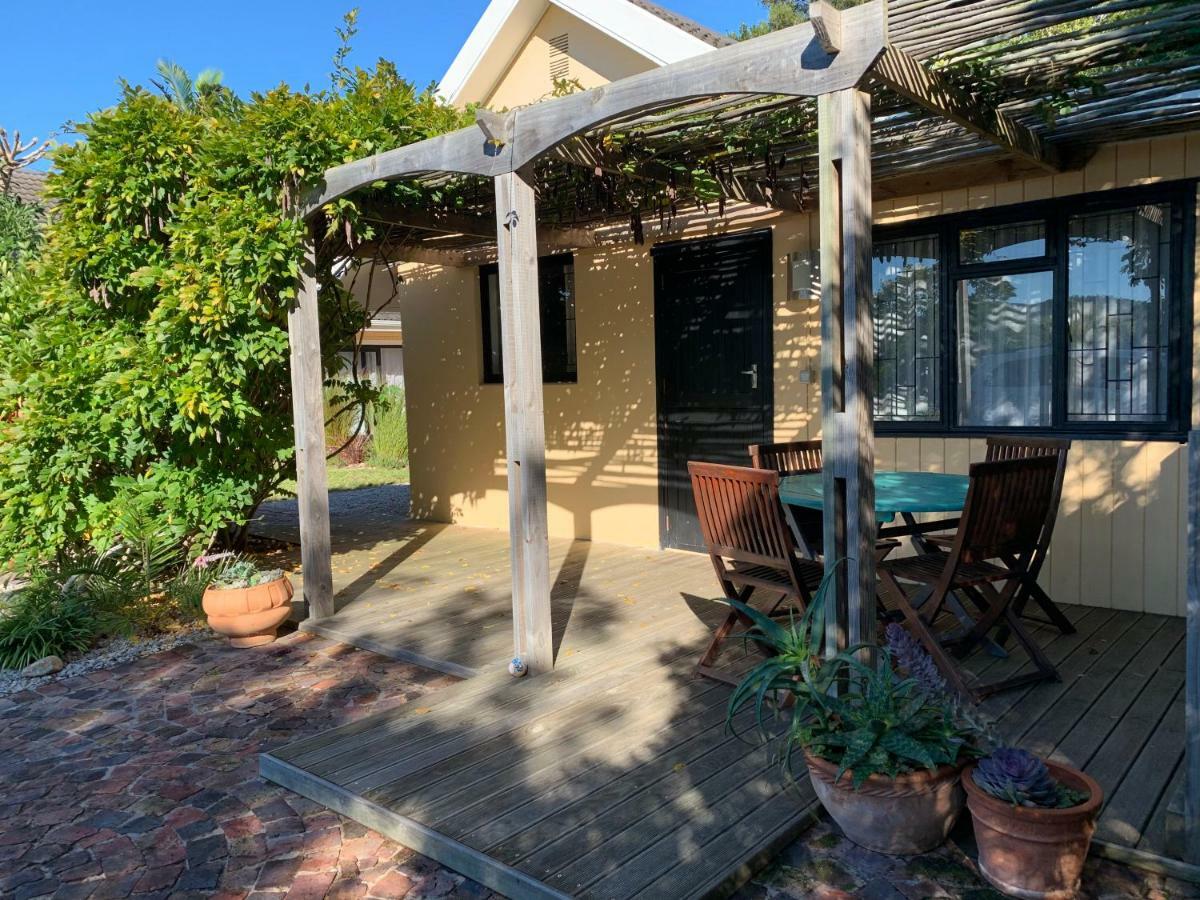 Garden Cottage in Ambiente Guest House Knysna Extérieur photo